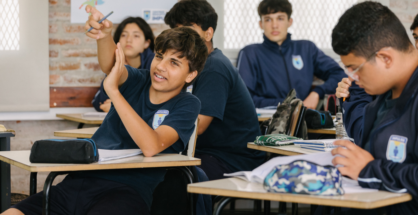 Comunicate<br />con nosotros